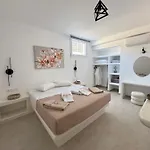 La Vie Est Belle Luxury With Jacuzzi 1 *