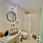 Apartament La Vie Est Belle Luxury With Jacuzzi 1