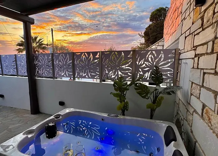 La Vie Est Belle Luxury With Jacuzzi 1 *