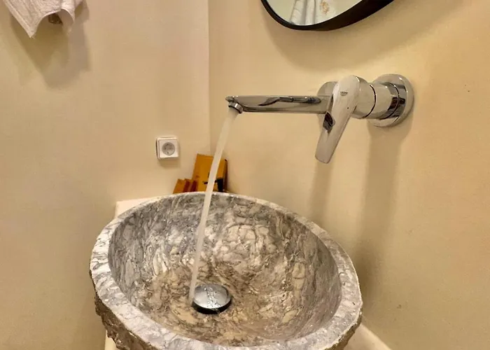 La Vie Est Belle Luxury With Jacuzzi 1 *