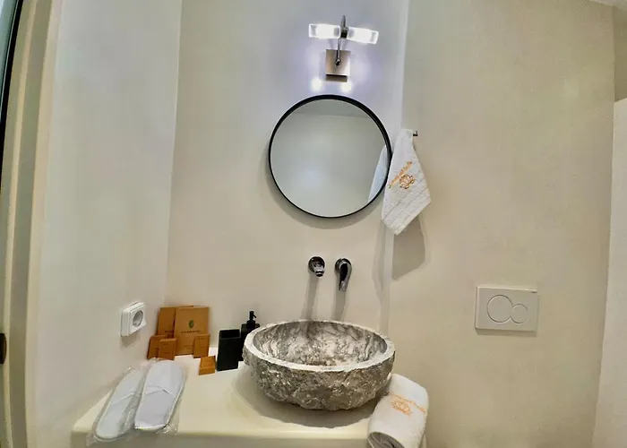 La Vie Est Belle Luxury With Jacuzzi 1 Pounda