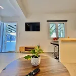 דירה La Vie Est Belle Luxury With Jacuzzi 1
