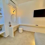 La Vie Est Belle Luxury With Jacuzzi 1 דירה Pounda