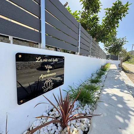 La Vie Est Belle Luxury With Jacuzzi 1 Apartment Pounda