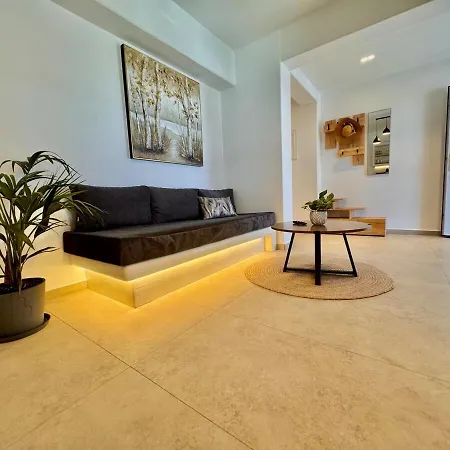 Apartment La Vie Est Belle Luxury With Jacuzzi 1 Pounda