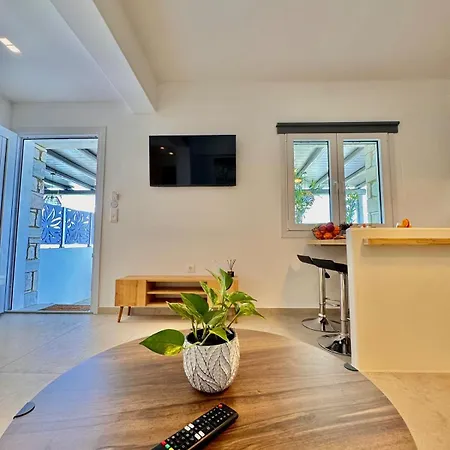 Apartment La Vie Est Belle Luxury With Jacuzzi 1