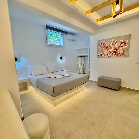 La Vie Est Belle Luxury With Jacuzzi 1 Apartment *