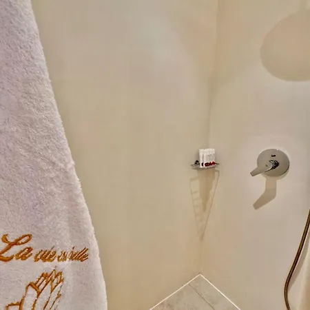 La Vie Est Belle Luxury With Jacuzzi 1 Pounda