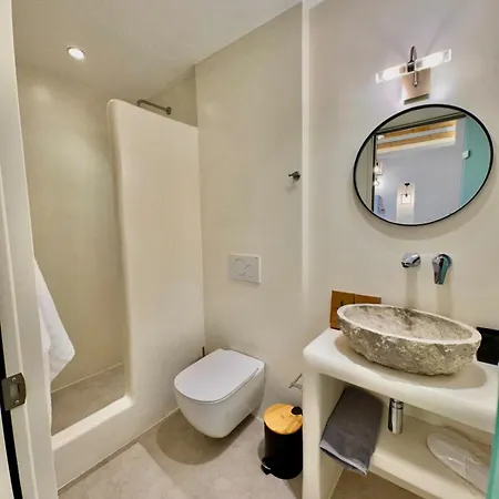 La Vie Est Belle Luxury With Jacuzzi 1 Apartment