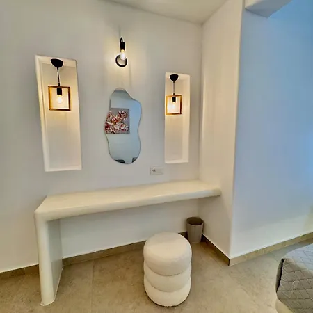 Apartment La Vie Est Belle Luxury With Jacuzzi 1