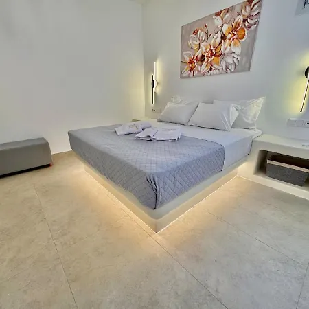 La Vie Est Belle Luxury With Jacuzzi 1 *