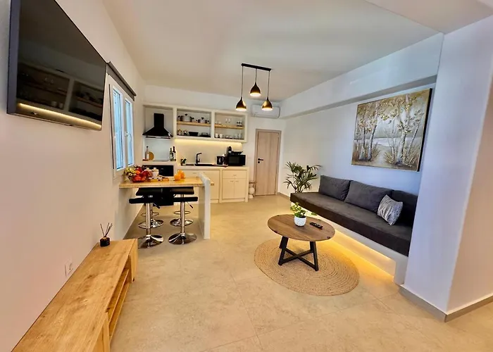 La Vie Est Belle Luxury With Jacuzzi 1