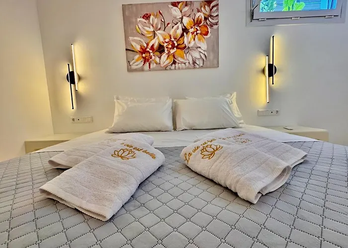 La Vie Est Belle Luxury With Jacuzzi 1 *