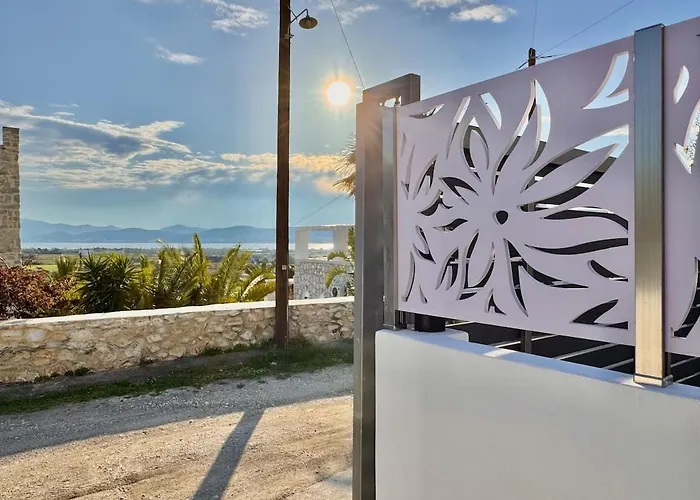 Apartmán La Vie Est Belle Luxury With Jacuzzi 1